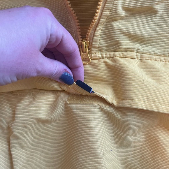 Vintage Tommy Hilfiger wind breaker - Picture 4 of 6